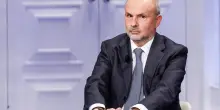 Non solo carrozzine elettriche, lo Stato non paga più neanche le scarpe ortopediche: “Per mio figlio con grave disabilità costano almeno 400 euro”