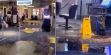 “Temporale colpisce un casinò e la pioggia cade sulle slot machine in tilt”: il video diventato virale sui social