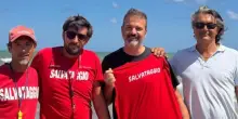 Stramaccioni si tuffa e salva due ragazze che stavano annegando: “Me la sono vista brutta anch’io, sono finito contro gli scogli”