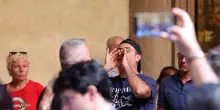 Strage di Bologna, contestata la ministra Bernini: “Non crediamo alla solidarietà del governo” – Video