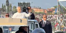 Giubileo dei giovani, bagno di folla per Leone XIV: il giro in papamobile dura 40 minuti – Video