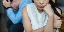 “Non voglio più andare a cena dalla famiglia della mia ragazza, parlano come se non ci fossi. Per loro sono un rumore di fondo”: lo sfogo di un uomo su Reddit