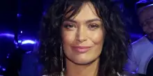 “Quando abusi di alcool, come facevo io, riempi un vuoto o problemi psichiatrici. Ero bipolare e mi sono internata in clinica”: lo rivela Fernanda Lessa