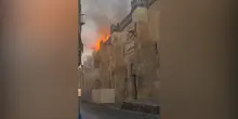 Incendio nella moschea-cattedrale di Cordova: le fiamme divorano il patrimonio Unesco – Video
