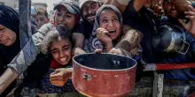 Amnesty: “Da Israele deliberata politica che mira ad affamare la popolazione della Striscia”