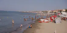 Mare e laghi inquinati in Italia: un bagno su tre è in acque contaminate. Legambiente lancia l’allarme