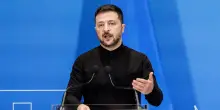 Ucraina, Telegraph: “Zelensky pronto a cedere territori”. Lui: “Mosca prepara una nuova offensiva”