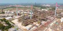 Ilva, Jindal è fuori: in corsa per l’intero gruppo solo i fondi Bedrock e Flacks group. Uilm: “Flop di Urso e commissari, ora nazionalizzare”