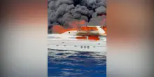 Yacht di lusso a fuoco al largo di Formentera: così l’imbarcazione viene divorata dalle fiamme – Video