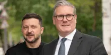 Ucraina, Zelensky vede Starmer a Londra. Media: “Trump potrebbe fornire garanzie di sicurezza a Kiev”