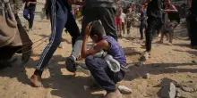 L’Onu denuncia: 1760 palestinesi uccisi a Gaza mentre cercavano aiuti. Nelle ultime 24 ore 49 morti, tra cui un bambino per fame
