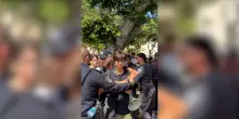 Israele, gli arresti durante le proteste per il rilascio degli ostaggi. Polizia: “Misure severe per minacce all’ordine pubblico”