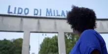 A Milano soltanto tre piscine aperte per più di un milione di abitanti. E c’è il rischio privatizzazione: “Città per ricchi, non per le persone normali”