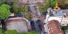 Alberi abbattuti e allagamenti, piogge intense e raffiche di vento nella riviera Romagnola: le immagini dall’alto