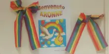 Fiocco arcobaleno per il figlio dell’assessora dem di Padova. Destra all’attacco: “Ideologia malsana”