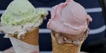 Nonno chiama la polizia per denunciare che i gelati delle nipotine contengono droga, ma ce l’ha messa lui: arrestato