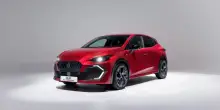 Renault Clio, arriva la nuova generazione dell’auto francese più venduta di tutti i tempi