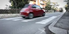 Incidente a Milano, giovane di 25 anni travolto e ucciso mentre attraversava sulle strisce