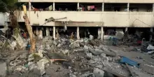 Gaza City, macerie e corpi: cosa rimane dopo l’attacco alla scuola-rifugio Al-Farabi