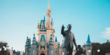 “Piatto disumano, è un animale più intelligente di un bambino”: scoppia la polemica sul menù del nuovo ristorante di Disney World
