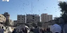 Su Gaza City piovono i volantini dell’esercito israeliano, Tel Aviv invita i palestinesi ad abbandonare le loro case