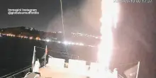 Le urla, poi la fiammata: secondo attacco alla Global Sumud Flotilla. Il video dalle telecamere sull’imbarcazione
