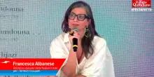 Francesca Albanese alla Festa del Fatto: “A Gaza non è guerra, ma aggressione di una dittatura militare contro un popolo senza diritti”