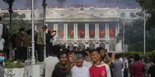 La Generazione Z scuote il Nepal. Samik Kharel: “C’è la prima donna premier. I giovani hanno rovesciato la vecchia guardia”