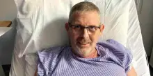 “Credevo fosse mal di schiena, ma è un tumore che mi sta divorando la colonna vertebrale”: la storia choc di Terry Harper