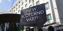 Tre arresti per spionaggio “a favore della Russia” in Uk, Scotland Yard: “Numero crescente di reclutamenti”