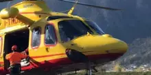 Precipita per 80 metri mentre sale in cordata sulle Dolomiti: morto alpinista di 36 anni