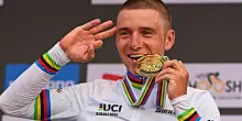 Mondiali di ciclismo, Evenepoel domina la crono: lo smacco a Pogacar, che finisce fuori dal podio
