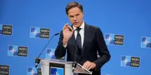 Kiev vuole lo 0,25% del Pil dei Paesi Nato. Gli Usa agli alleati: “Impegno senza parassiti”. E Rutte sponsorizza l’acquisto di armi di Washington