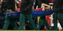 Dramma Leoni, il difensore italiano si infortuna all’esordio col Liverpool: esce dal campo in lacrime, è grave