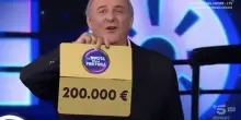 Giovane operaia vince 200mila euro a “La ruota della fortuna”: Gerry Scotti e Samira Lui si commuovono