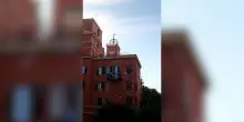 Sirene antiaereo e pioggia di volantini, l’azione alla Garbatella per Gaza: “Siamo tutti con la Flotilla”