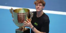 Jannik Sinner e l’annoso problema dei trofei. “Dove li tengo? Non nel mio appartamento, è troppo piccolo”