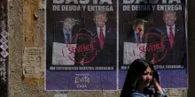 Argentina, dopo due anni la rivoluzione di Milei sta implodendo: peso in caduta libera e riserve valutarie in calo