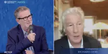 “Donald Trump è furbo, sa dove sono le paure della gente e se ne avvantaggia. Accade in tutte le forme di fascismo”: Richard Gere a Che Tempo Che Fa – VIDEO