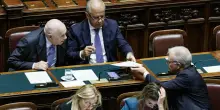 Caso Almasri, attesa per il voto sull’autorizzazione a procedere per Nordio, Piantedosi e Mantovano. In aula anche Meloni