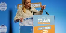 Meloni attacca dal palco di Firenze: “La sinistra italiana è più fondamentalista di Hamas” | Video