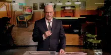 Il Bersani di Crozza riflette sul centrosinistra: “Ci stiamo restringendo come un maglione in lavatrice”