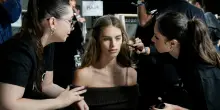 Come fare a casa il make up delle sfilate, facile facile: i segreti del backstage e i prodotti per copiare le tendenze beauty