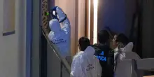 Milano, 29enne uccisa a coltellate dal compagno sul terrazzino di casa. Poi lui tenta il suicidio