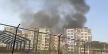 Afghanistan, due esplosioni nel centro di Kabul. Emergency: “Cinque morti e 40 feriti al nostro centro, anche bambini. Numeri da guerra”