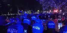 Italia-Israele, ferito videomaker negli scontri. L’agenzia di news: “Colpito alla testa da un sasso”. Il video