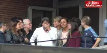Attentato a Ranucci, il presidio alla Rai: “Noi la tua scorta”. Lui si commuove. Fnsi: “Ora norme contro le querele temerarie”
