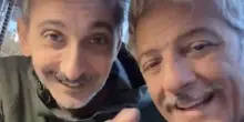 “Dopo il Tg1 ma prima dei pacchi? Tra Tg1 e pacchi non c’è niente”: Fiorello annuncia il ritorno su Rai 1 – VIDEO