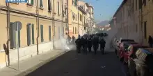 Scontri prima di Pisa-Verona, arrestati 5 ultras dell’Hellas | Il video delle violenze