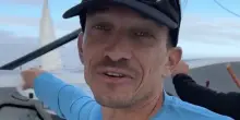 “I primi due giorni non riuscivo a stare in piedi. Ero sdraiato per terra a vomitare. Avevo voglia di morire. Mi piace mettermi in situazioni in cui soffro”: Mathieu Blanchard parte per la regata Transat Café L’Or
